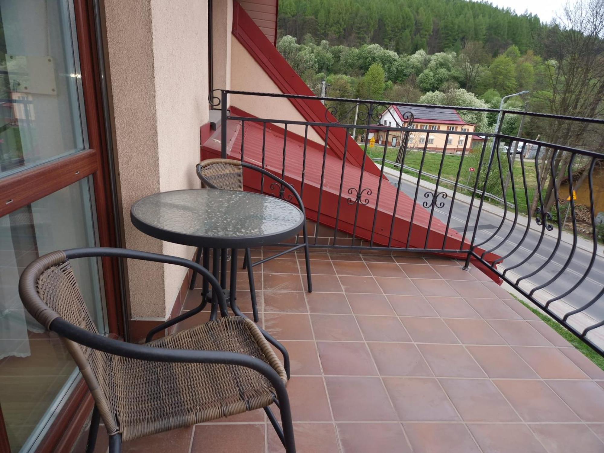 Gosciniec Ustrzycki Hotel Ustrzyki Dolne Exterior photo